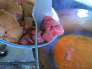 9、四川毛血旺,再放鸭血煮熟