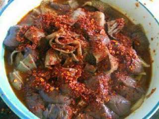 12、四川毛血旺,撒上辣椒粉