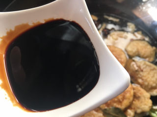 11、红烧素鸡,加入老抽