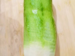 1、萝卜丸子,青萝卜去皮，洗净备用