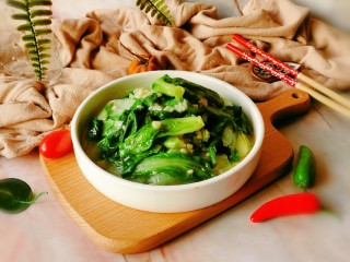 17、蒜蓉小白菜,青菜炒制时间不易过长  