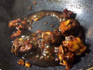 12、糖醋排骨,开盖大火收汁