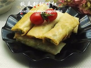 15、韭菜鸡蛋春卷,鲜美清香的春卷做好啦，请品尝吧。
