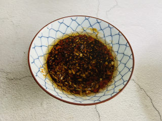 15、蒜蓉蒸丝瓜,搅拌均匀