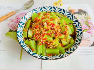 19、蒜蓉蒸丝瓜,蒜蓉蒸丝瓜，清甜不油腻！