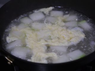 15、冬瓜鸡蛋汤,再次大火煮开