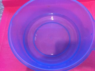 17、香河猪肉香菇肉饼,取出一个干净盆放入200克温水。