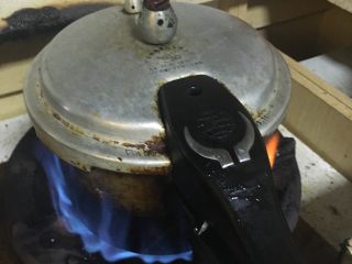 3、牛腩白萝卜火锅,大火煮萝卜