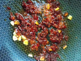 8、红油豆腐,炒香