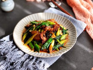 9、家常回锅肉,盛盘