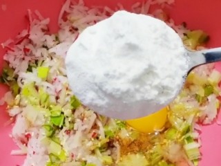 11、炸萝卜丸子,五小勺面粉