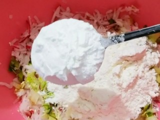 12、炸萝卜丸子,两小勺淀粉