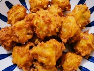 18、炸萝卜丸子,炸好的大萝卜丸子