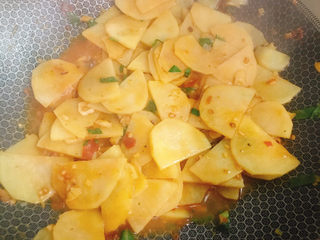 15、麻辣土豆片,试试味道,根据自己口味适当调整