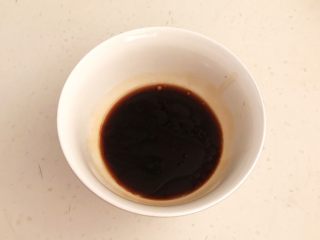 12、开胃小菜  炝拌银丝,充分调匀，碗汁做好了