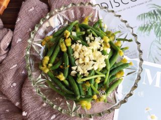 10、凉拌爽口黄瓜苗,完成。