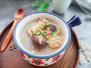 12、鸡腿炖香菇,营养丰富!