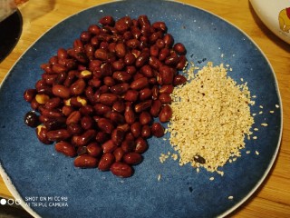 12、鲜辣香菇鸡肉酱 炒菜下饭好帮手,炒熟的花生米、白芝麻