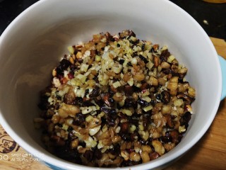 31、鲜辣香菇鸡肉酱 炒菜下饭好帮手,倒入炒香的生姜大蒜鸡肉等