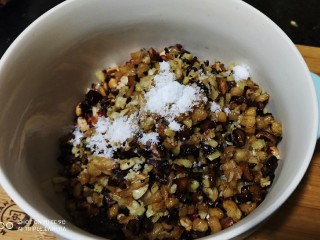 32、鲜辣香菇鸡肉酱 炒菜下饭好帮手,加盐