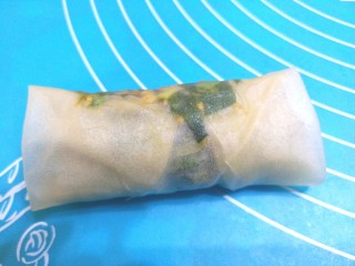 19、薄皮虾米鸡蛋韭菜盒子,卷好