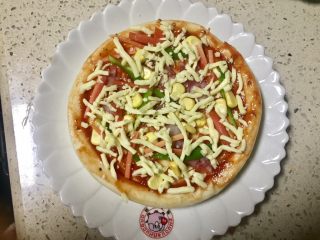 15、披萨~不一样的重奶酪拉丝披萨,现在放第一层奶酪芝士