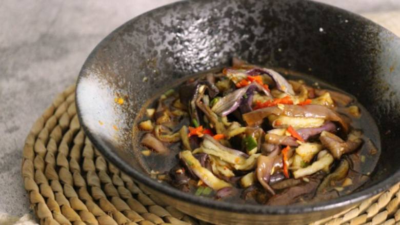 手撕茄子蒸的实在太好吃香软吃不腻