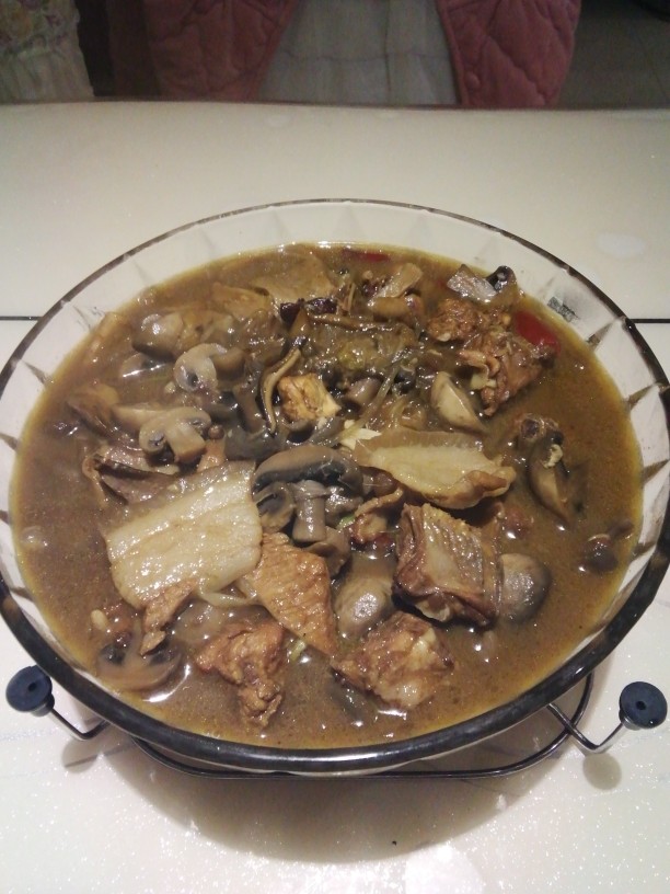 小鸡野鸡炖蘑菇