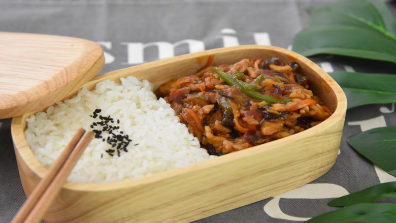 每一口都是家的味道盖饭之王鱼香肉丝饭别告诉我你不爱吃