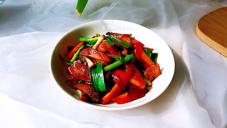 猪五花肉胡萝卜回锅肉