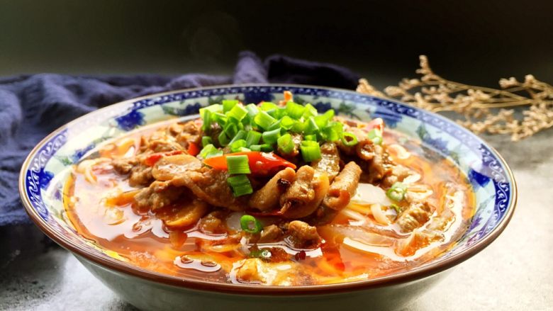 一碗面条鸡杂面