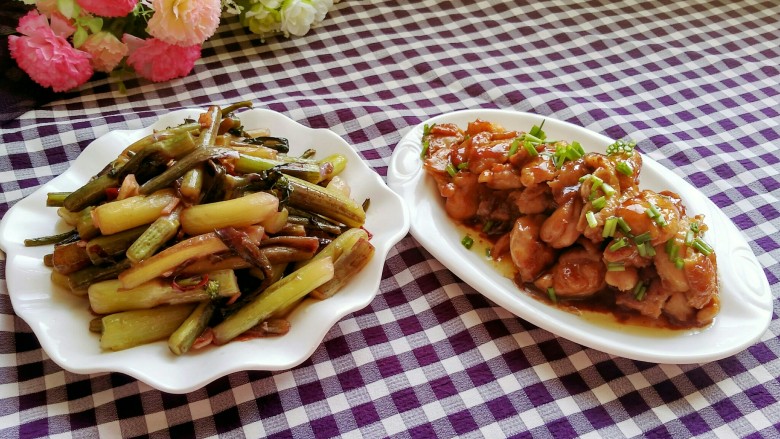 厨房挑战荤菜照烧鸡腿素菜酸辣红菜苔