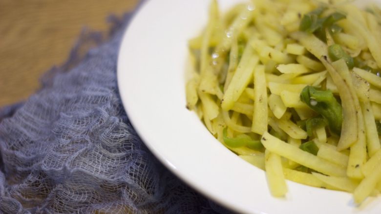 厨房挑战+素菜+青椒土豆丝