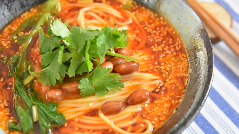 料理达人教你做重庆小面，又麻又辣又香！