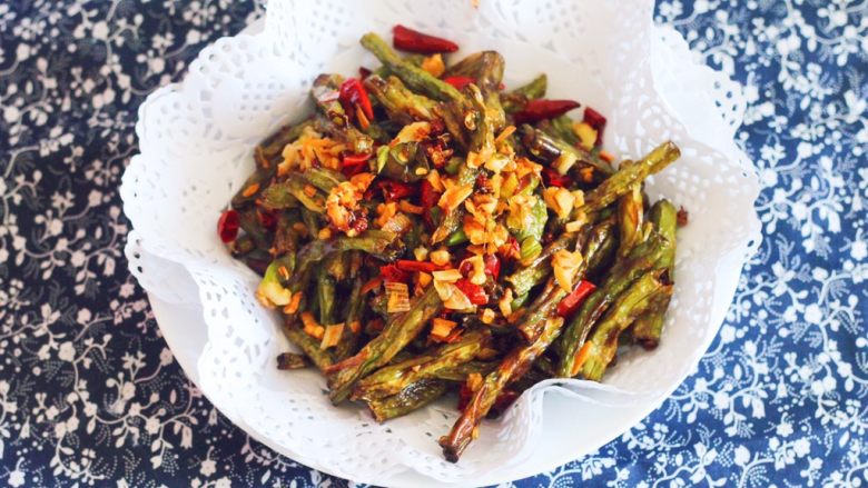 干煸豆角素菜中的挖掘机