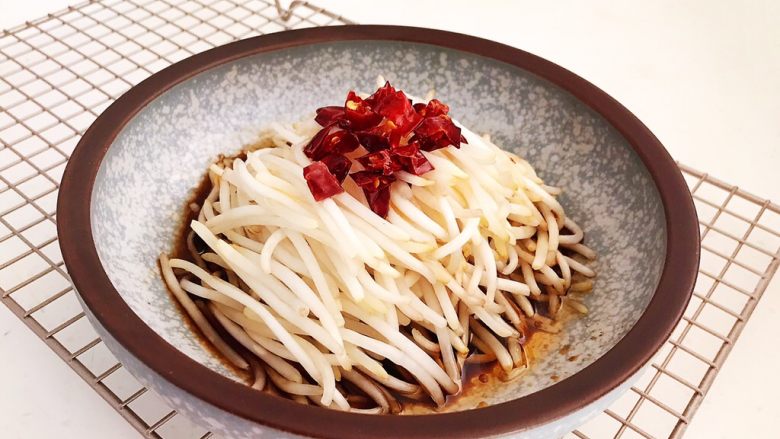 开胃小菜炝拌银丝