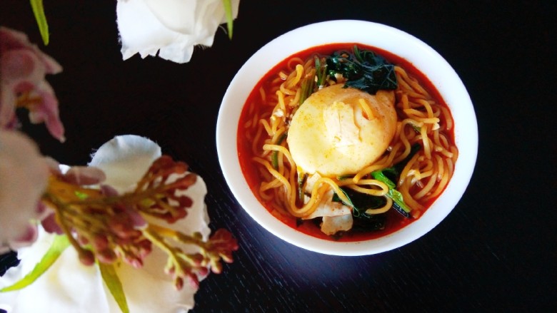 菠菜鸡蛋面