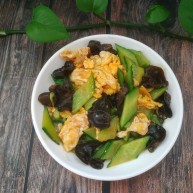 黄瓜木耳炒鸡蛋