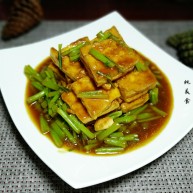 藜蒿烧豆腐