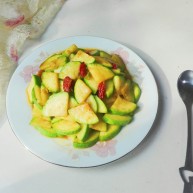 厨房挑战素菜甜枸杞香葱脆站瓜西葫芦