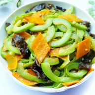 超简单的家常素炒西葫芦