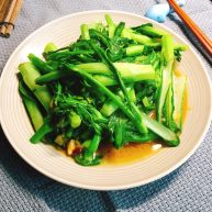 绿色美食蒜蓉菜苔