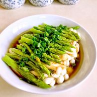 绿色美食+葱油芦笋白玉菇