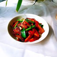 猪五花肉胡萝卜回锅肉