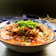 一碗面条鸡杂面