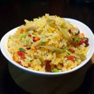 五彩冰芬圣诞炒饭