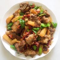 土豆烧排骨