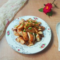 厨房挑战素菜香葱酱油滚动茭白块