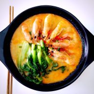 浓汤鲜虾青菜面