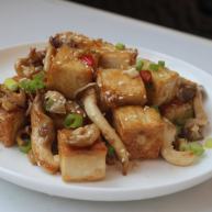 黑酱油+素食烧肉-酱烧豆腐